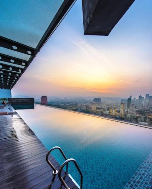 Regalia Infinity Skypool Asrama *